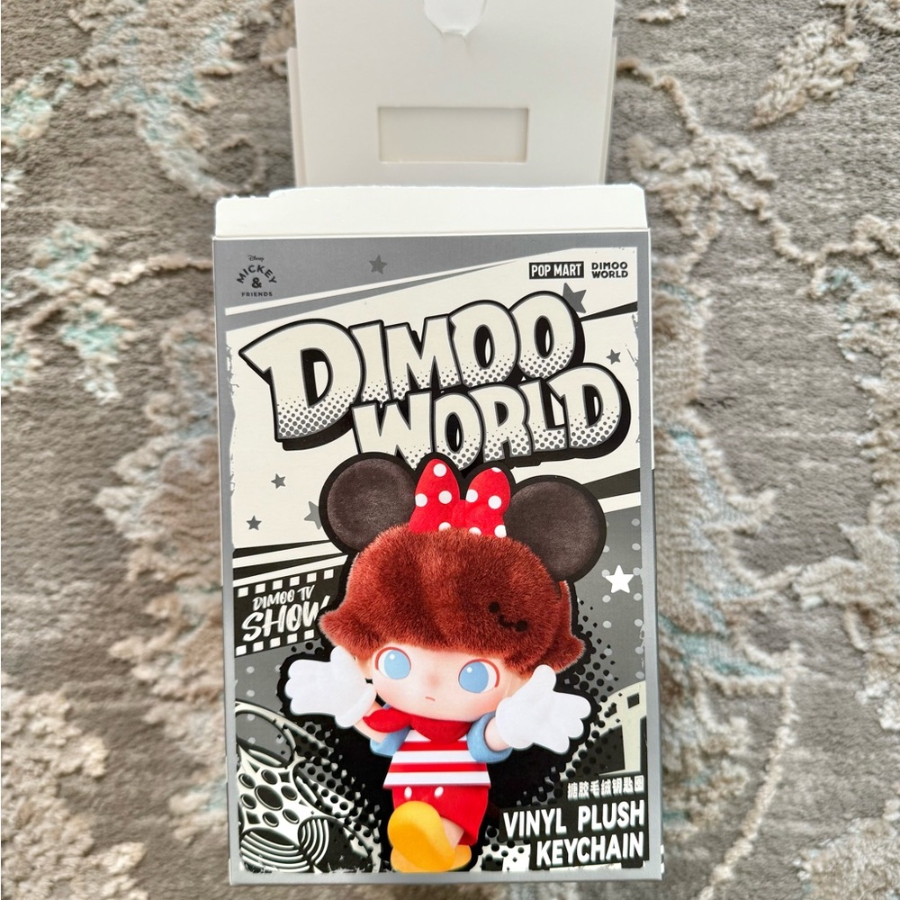 POP MART DIMOO WORLD x DISNEY Series Vinyl Plush Keychain - Daisy’s Gift
